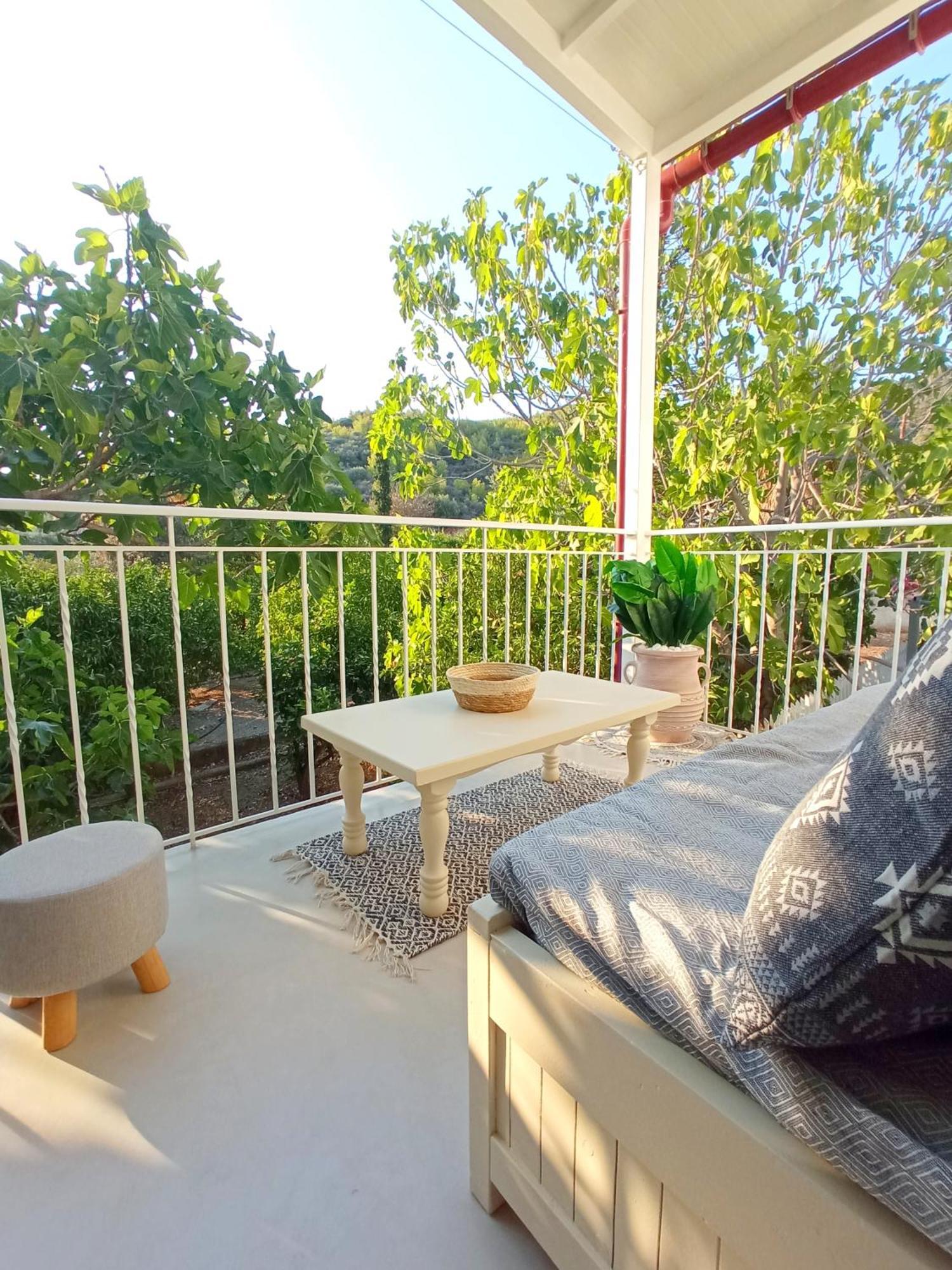 Summer Feel Suites Poros Town Exterior photo