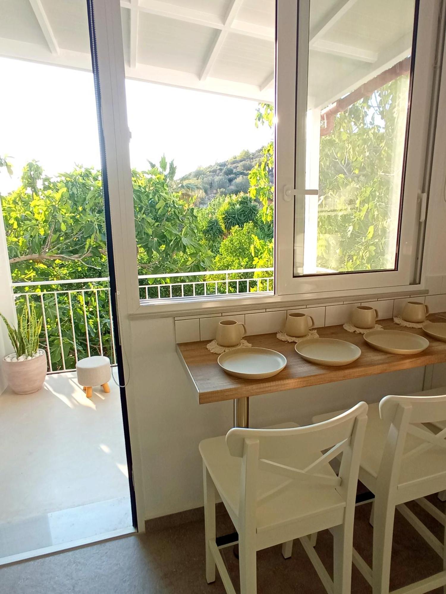 Summer Feel Suites Poros Town Exterior photo