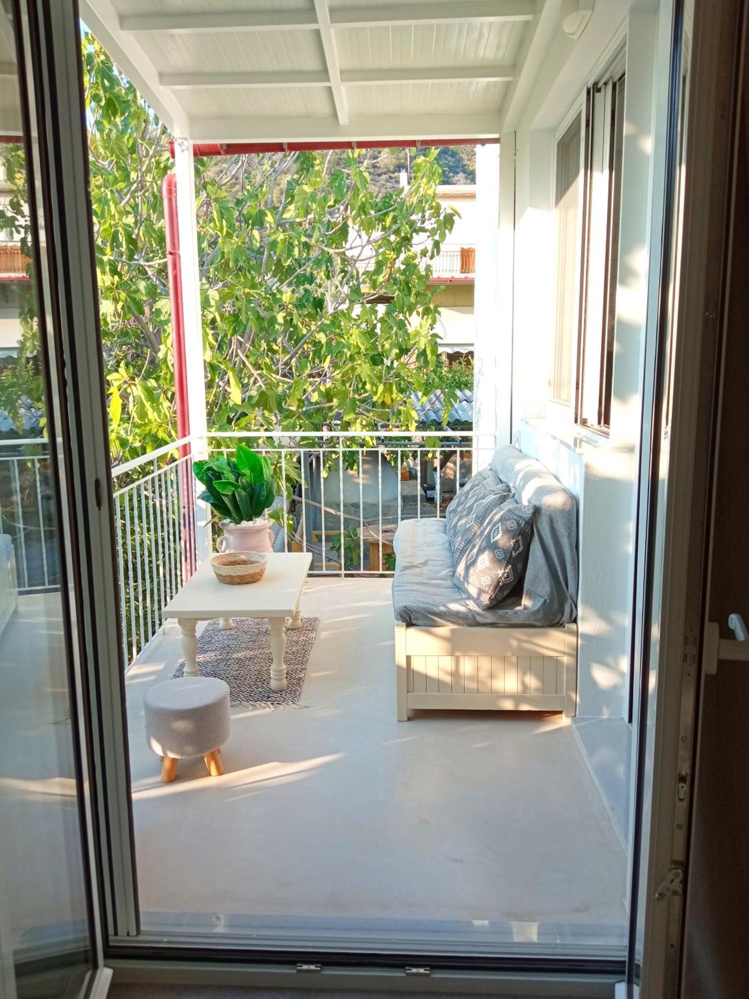 Summer Feel Suites Poros Town Exterior photo